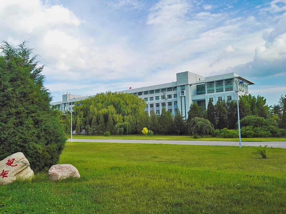 内蒙古农业大学职业技术学院秸秆降解实验楼项目施工